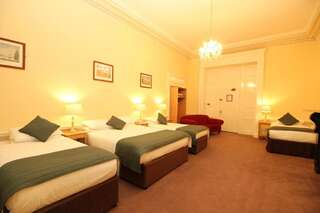 Отель Castle Hotel Дублин Семейный номер (для 2 взрослых и 3 детей)-2