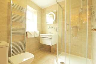 Отель Castle Hotel Дублин Семейный номер (для 2 взрослых и 3 детей)-6