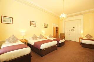 Отель Castle Hotel Дублин Четырехместный номер-2